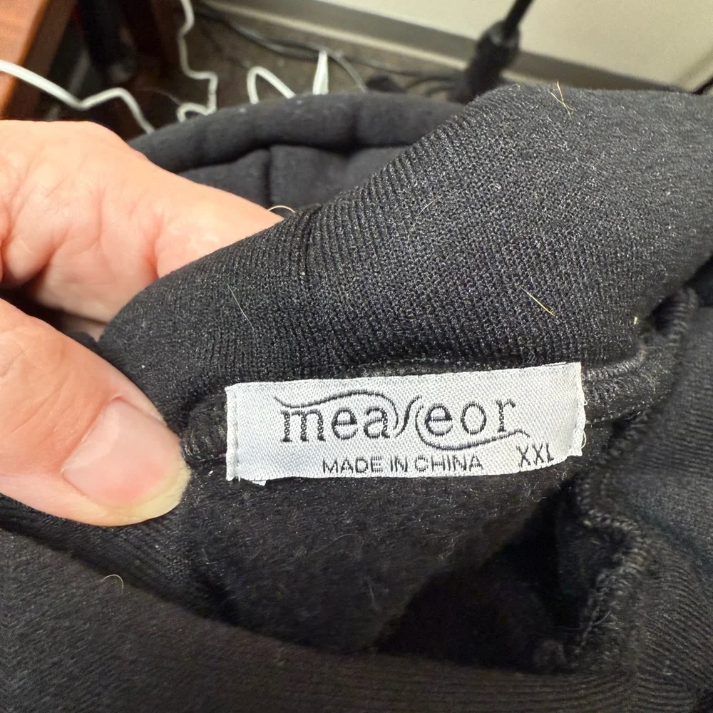 Meaveor Black Hoodie. XXL. Graphics “Hangover Hoodie”